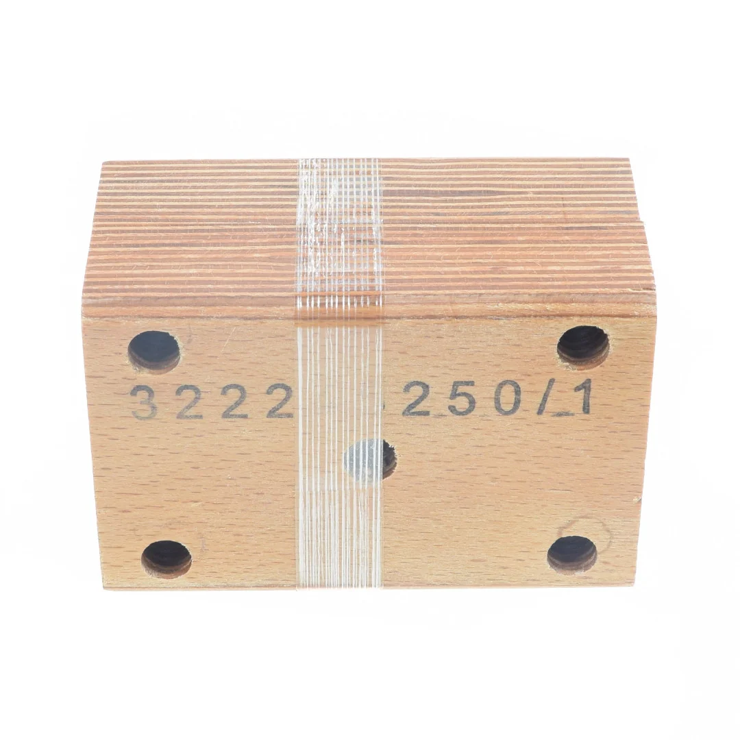 AGCO - LA322245250 - Holzlagerschale Massey Ferguson