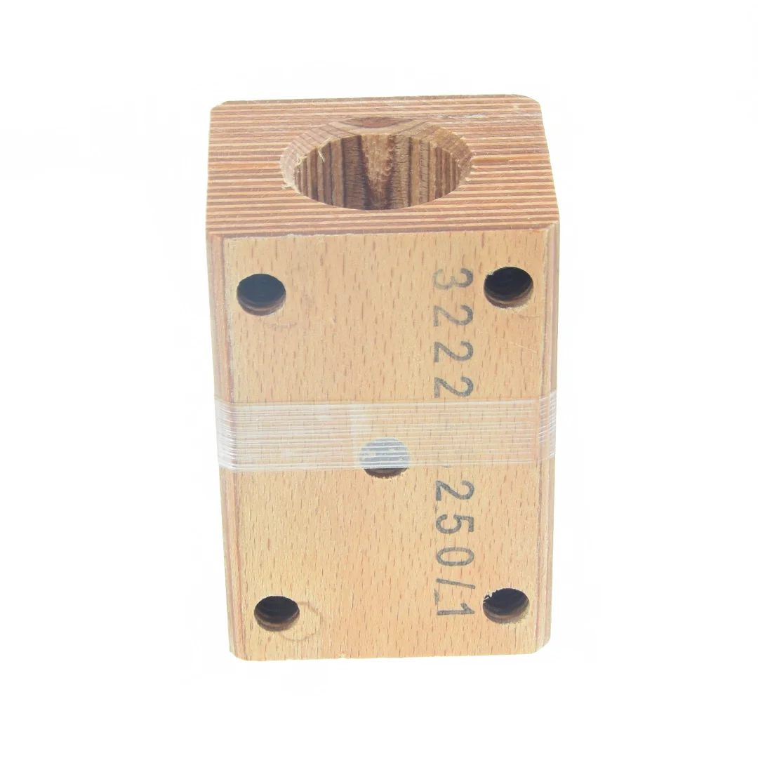 AGCO - LA322245250 - Holzlagerschale Massey Ferguson