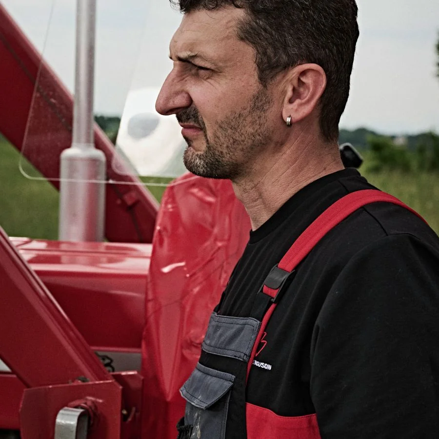 Agco - X993482501 - Massey Ferguson T-Shirt mit rotem Streifen