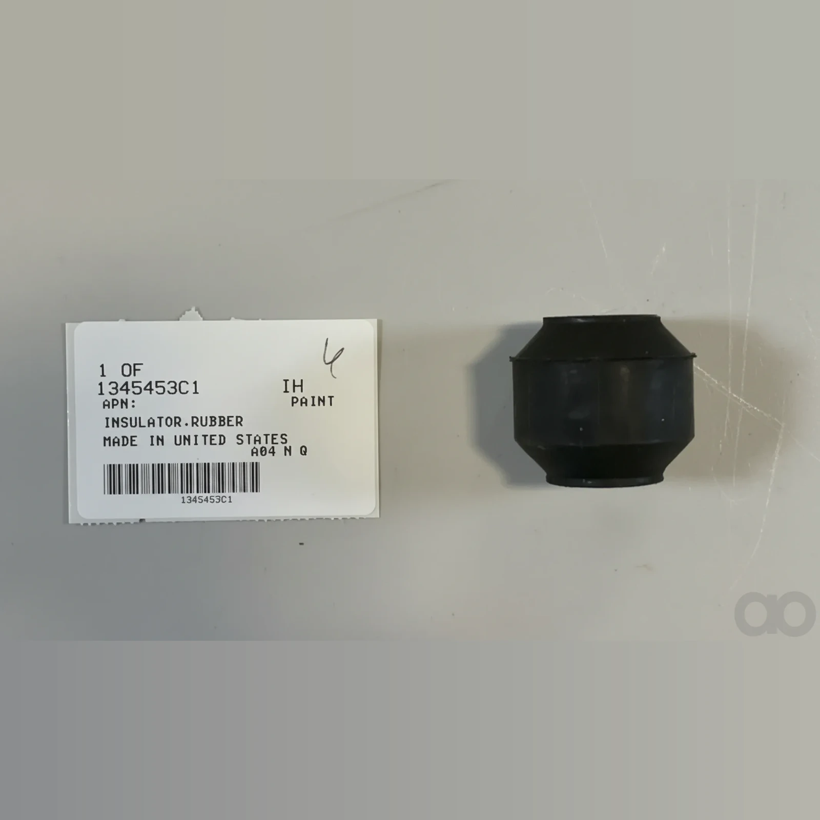 Case IH - 1345453C1 - Gummiisolator