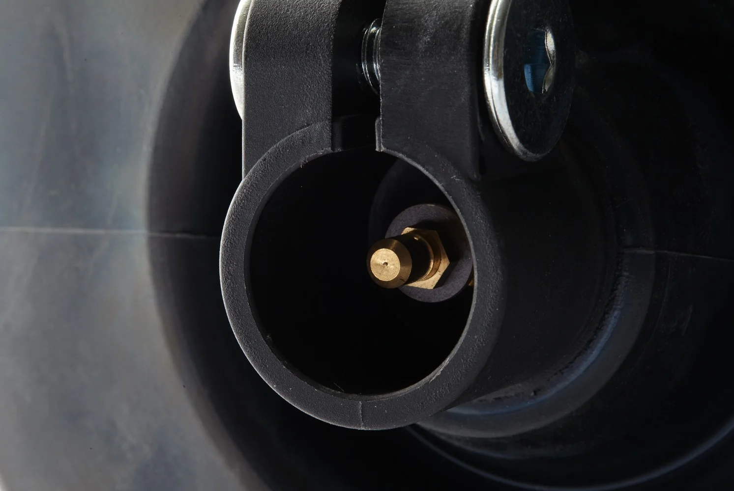 HELLA - 2RL 008 063-101 - Halogen-Rundumkennleuchte, KL 7000, 12V, gelb (amber)