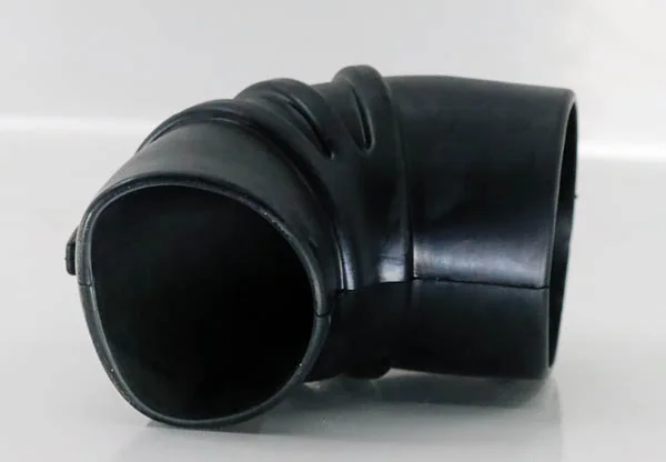 Donaldson - P143895 - Reduzierstutzen 90°, 151,1/127mm (Gummi)