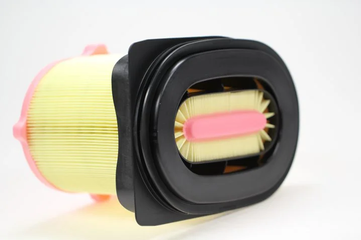 Mann-Filter - C 23 220 - Luftfilterelement (Iqoron)