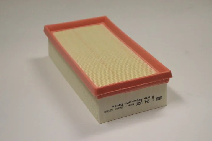 Mann-Filter - C 24 026 - Luftfilterelement