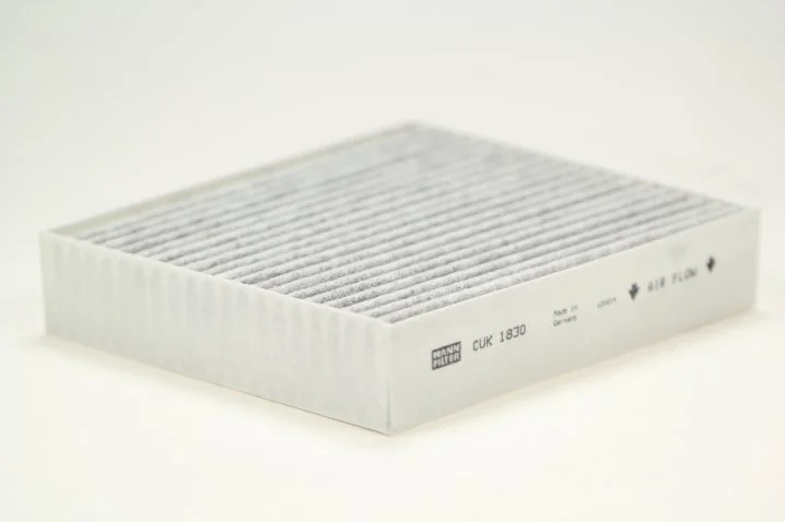Mann-Filter - CUK 1830 - Innenraumfilterelement (Aktivkohle)