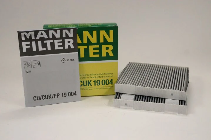 Mann-Filter - CUK 19 004 - Innenraumfilterelement (Aktivkohle)