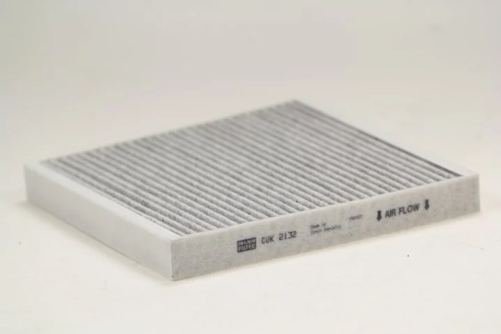 Mann-Filter - CUK 2132 - Innenraumfilterelement (Aktivkohle)