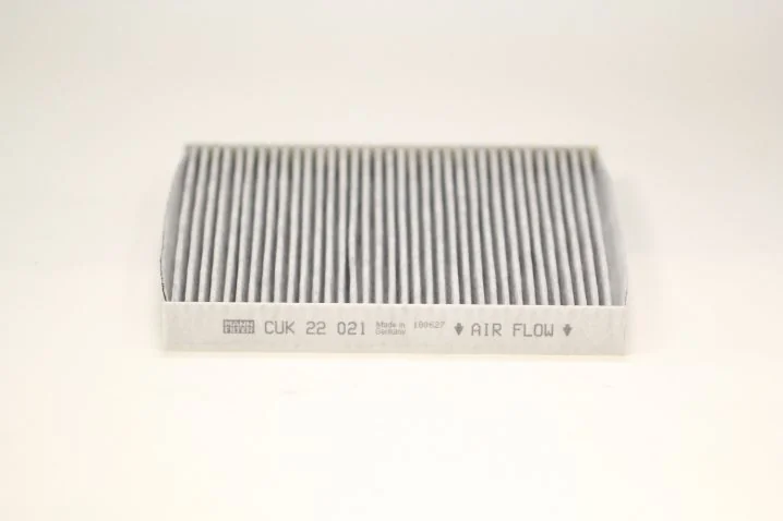 Mann-Filter - CUK 22 021 - Innenraumfilterelement (Aktivkohle)