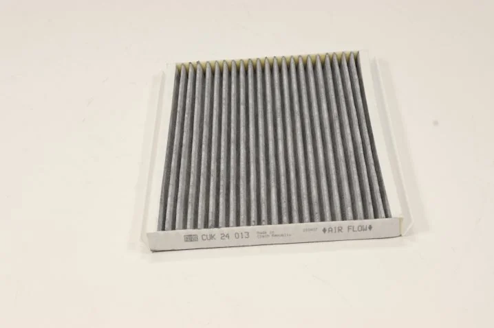 Mann-Filter - CUK 24 013 - Innenraumfilterelement (Aktivkohle)