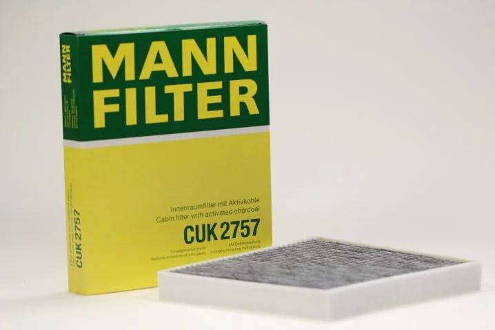 Mann-Filter - CUK 2757 - Innenraumfilterelement (Aktivkohle)