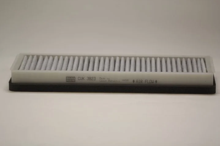 Mann-Filter - CUK 3823 - Innenraumfilterelement (Aktivkohle)