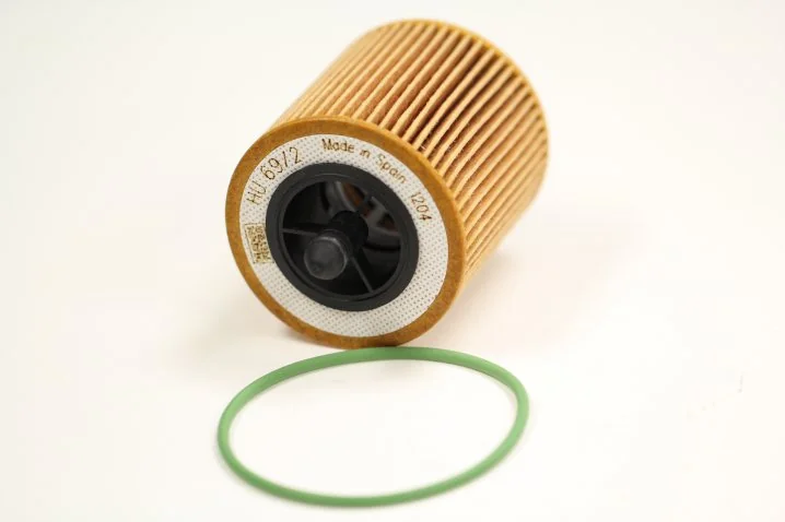 Mann-Filter - HU 69/2 x - Ölfilterelement, metallfrei