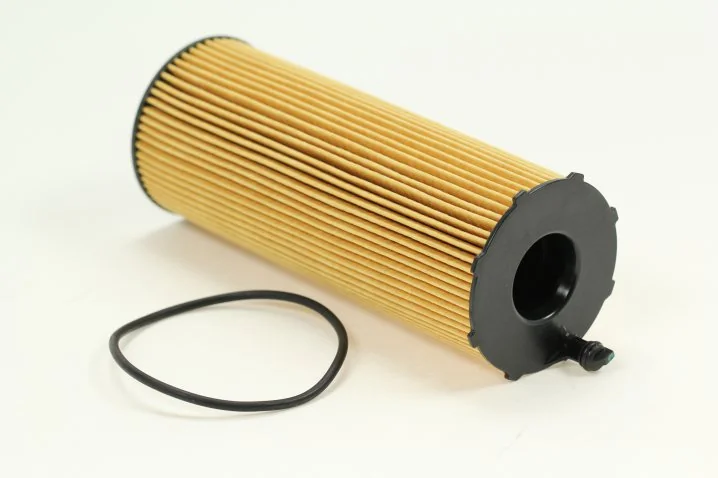 Mann-Filter - HU 7016 x - Flüssigkeitsfilterelement (metallfrei)