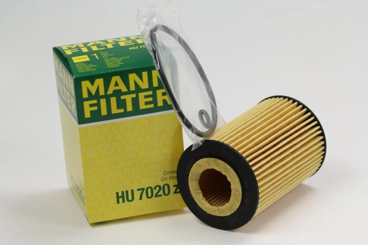 Mann-Filter - HU 7020 z - Flüssigkeitsfilterelement (metallfrei)