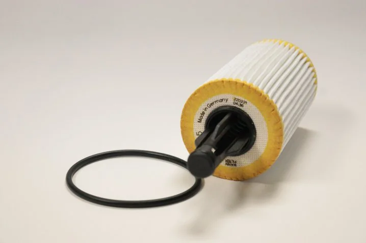 Mann-Filter - HU 7025 z - Ölfilterelement (metallfrei)