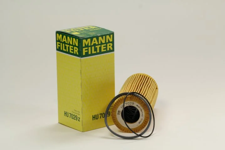 Mann-Filter - HU 7029 z - Flüssigkeitsfilterelement (metallfrei)
