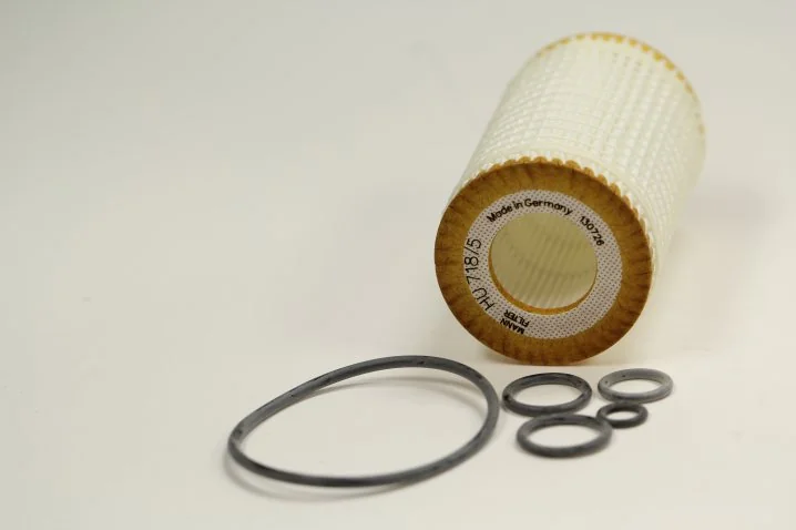 Mann-Filter - HU 718/5 x - Ölfilterelement (metallfrei)