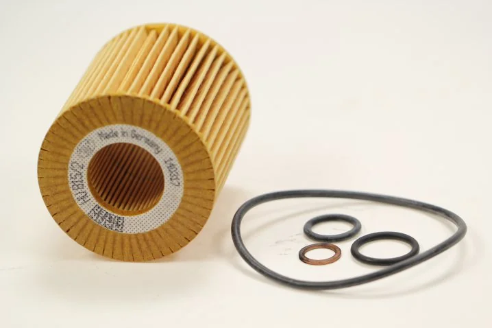 Mann-Filter - HU 815/2 x - Ölfilterelement, metallfrei