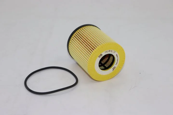 Mann-Filter - HU 816/2 x - Flüssigkeitsfilterelement (metallfrei)