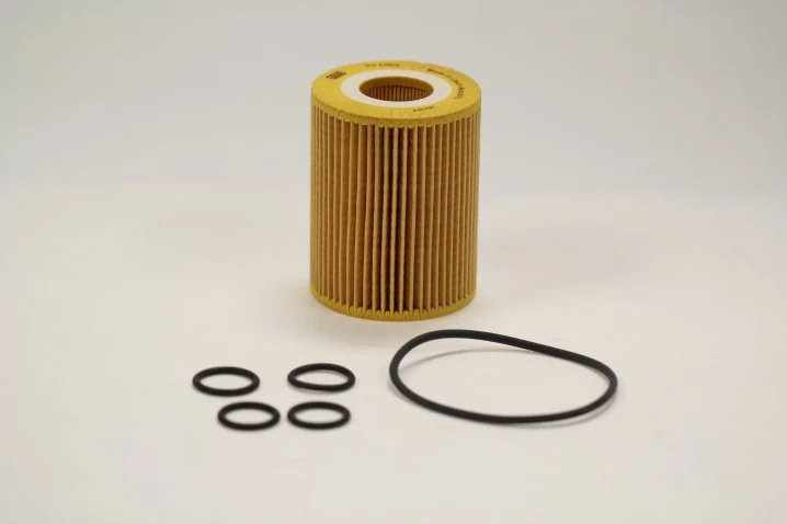 Mann-Filter - HU 820/1 y - Flüssigkeitsfilterelement (metallfrei)