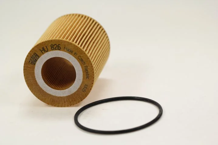 Mann-Filter - HU 826 x - Flüssigkeitsfilterelement (metallfrei)