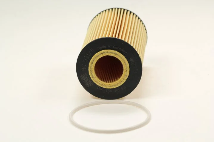 Mann-Filter - HU 931/6 x - Flüssigkeitsfilterelement (metallfrei)