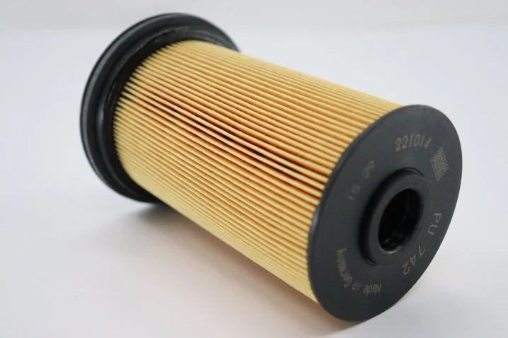 Mann-Filter - PU 742 - Kraftstofffilterelement (metallfrei)