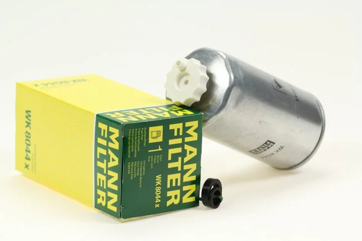 Mann-Filter - WK 8044 x - Kraftstoffwechselfilter