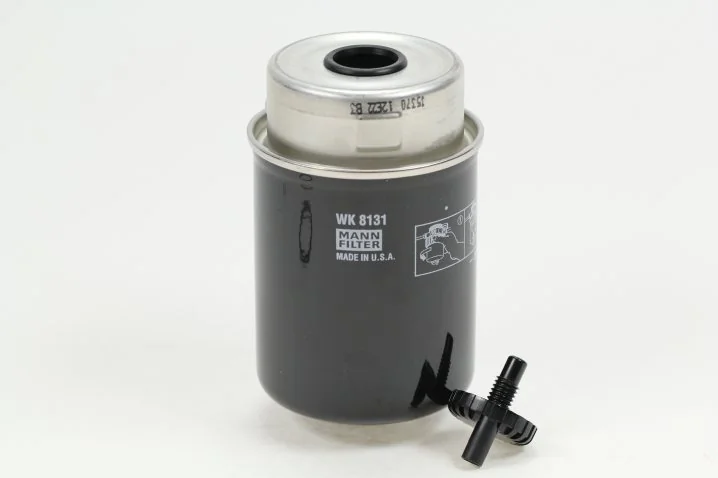 Mann-Filter - WK 8131 - Kraftstoffwechselfilter