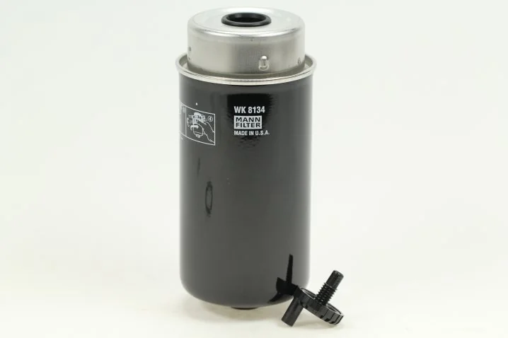Mann-Filter - WK 8134 - Kraftstofffilter SpinOn