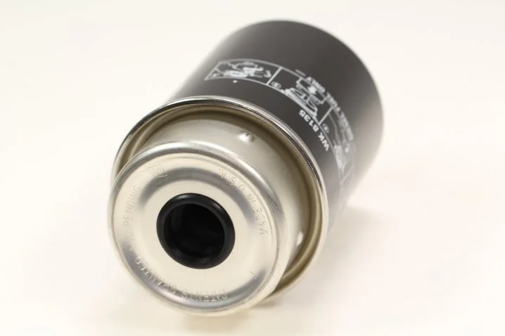 Mann-Filter - WK 8135 - Kraftstoffwechselfilter