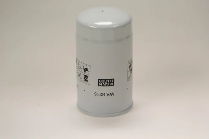 Mann-Filter - WK 8215 - Kraftstofffilter SpinOn