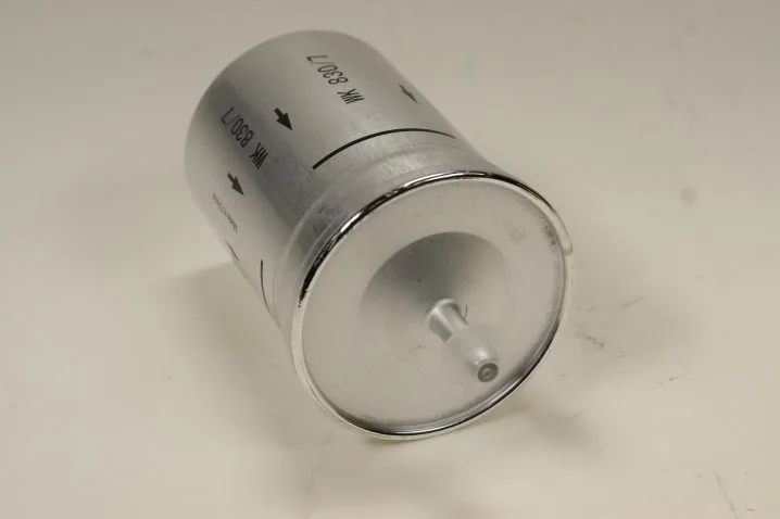 Mann-Filter - WK 830/7 - Kraftstoff-Leitungsfilter (Inline)