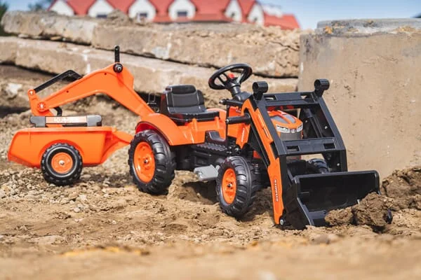 Falk - F2065N - Kubota Baggerlader Mit Frontlader Und Anhaenger