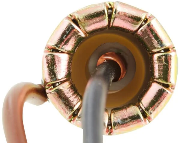 Hella - 8KA962886001 - Kabel mit Lampenfassung (Metall)