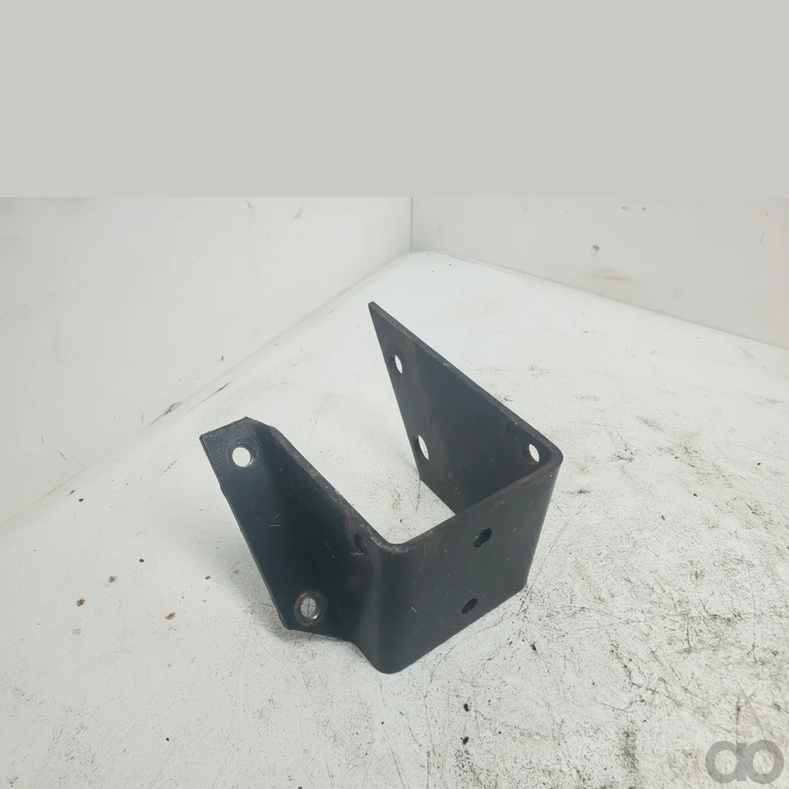 John Deere - M86566 - Bracket STX/160-185