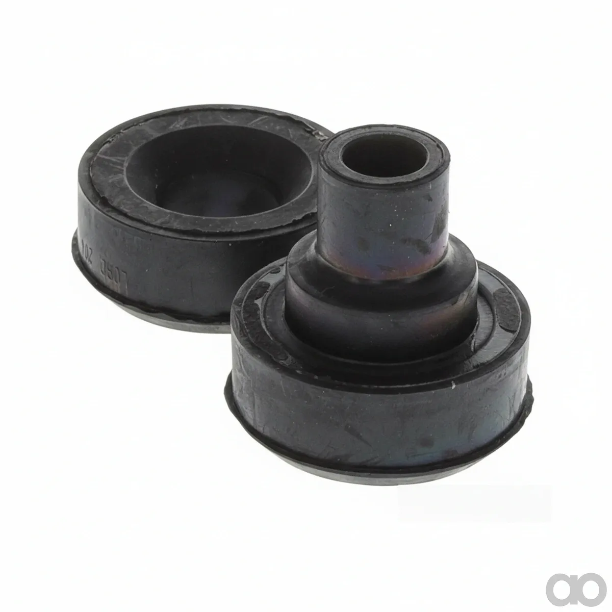 John Deere - R66374 - Isolator