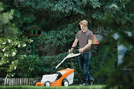 STIHL - 6338-011-2415 - Elektro-Rasenmäher RME 443 C 1500 W