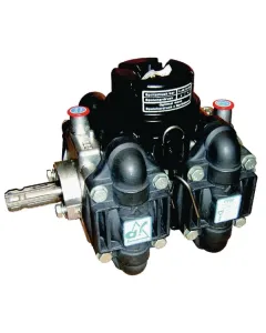 KUBOTA - RG00039683 - P2020 Rechte Kolbenpumpe